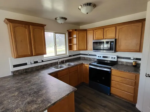 8045 N Plum Creek Dr, Eagle Mountain, UT 84005