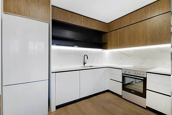 Rented by Artur Gutman, LREB | media 8