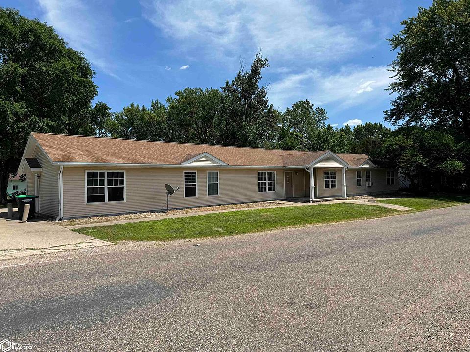 1st image of 210 Texas St