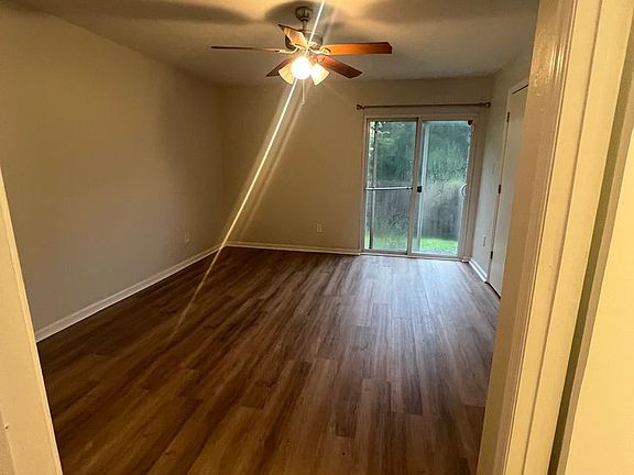 3rd image of 2510 Mar Ct #101