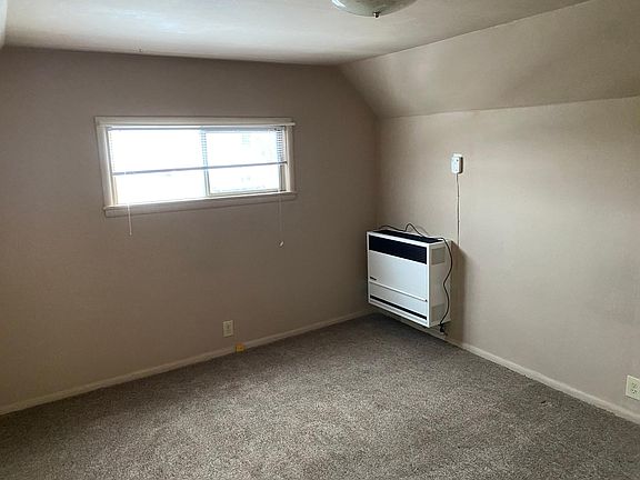 4th image of 727 Holmes St APT 4