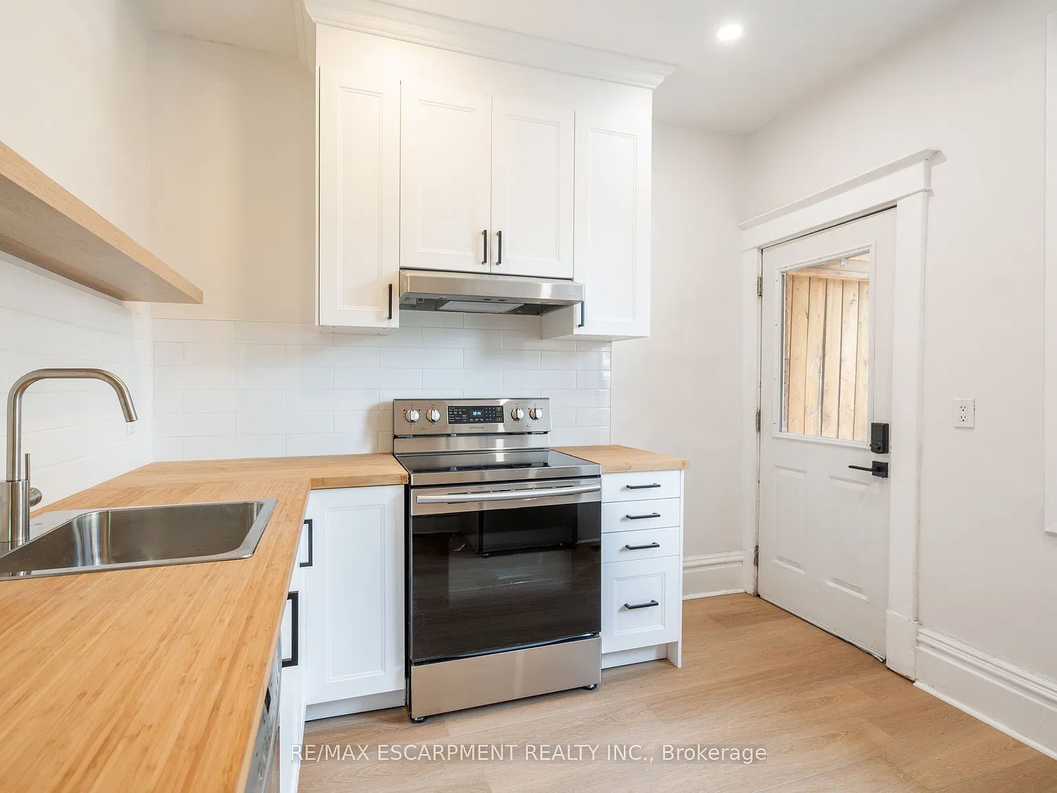 2 bed, $1,899 — Photo 1