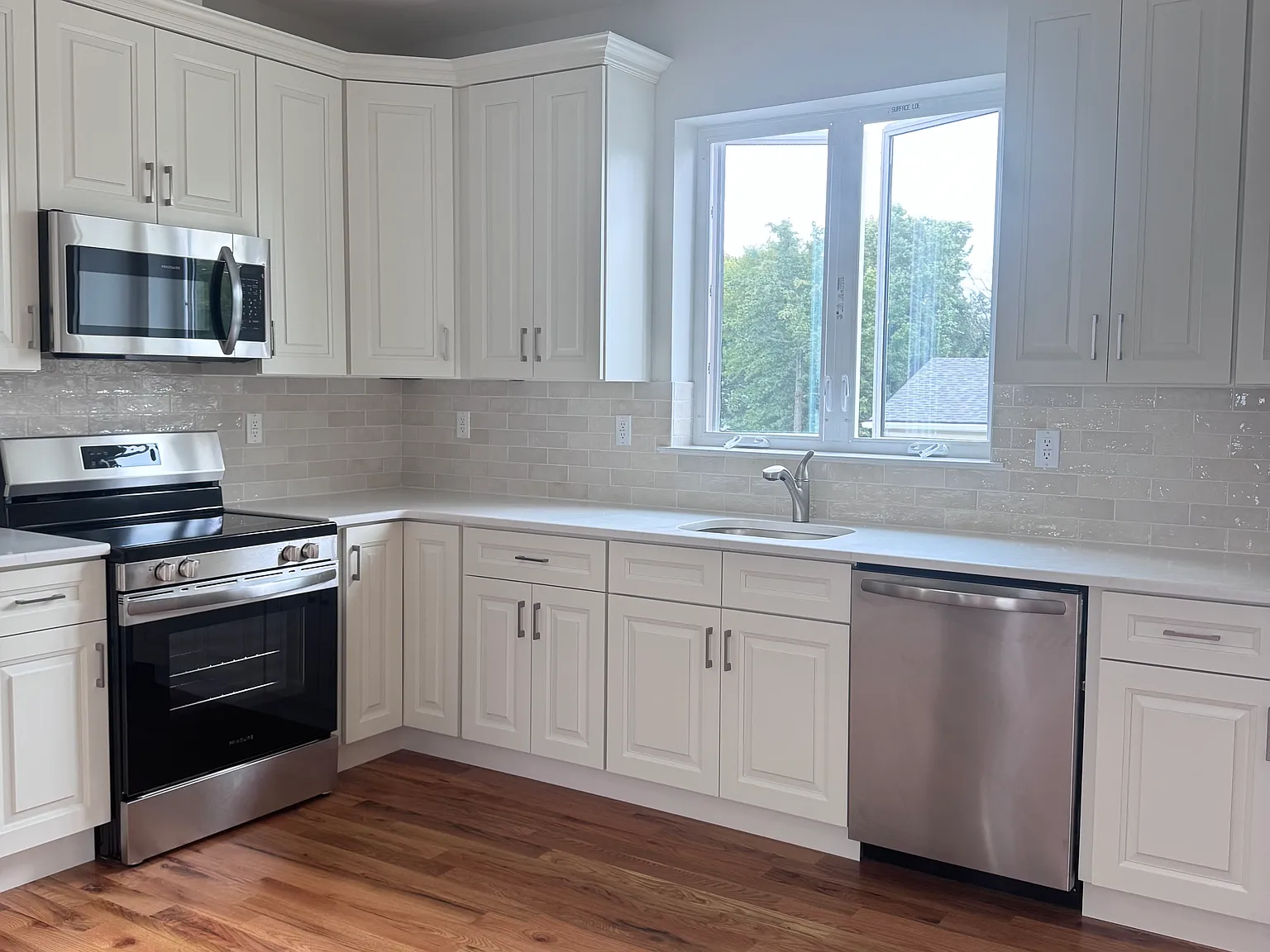 3 bed, 1250 sqft, $2,900 — Photo 2