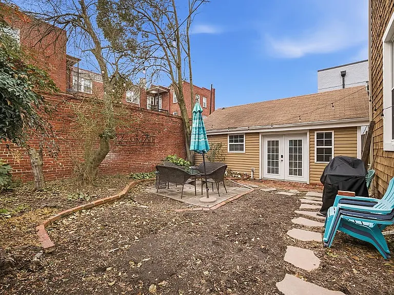 831 Gates Ave #C — Photo 17