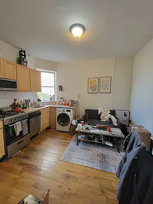 Rented by Avenues Real Estate | media 9