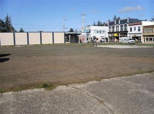 109 1st Ave N, Ilwaco, WA 98624