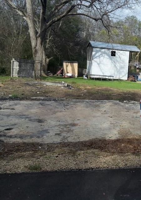 2nd image of 102 Puckett St