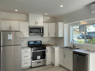 21911 Merridy St, Chatsworth, CA 91311