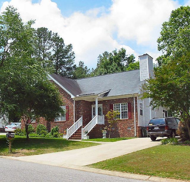 1st image of 628 Pine Knoll Dr