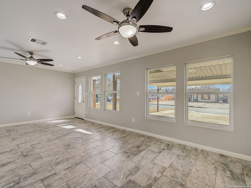 1st image of 327 Harcourt Ave