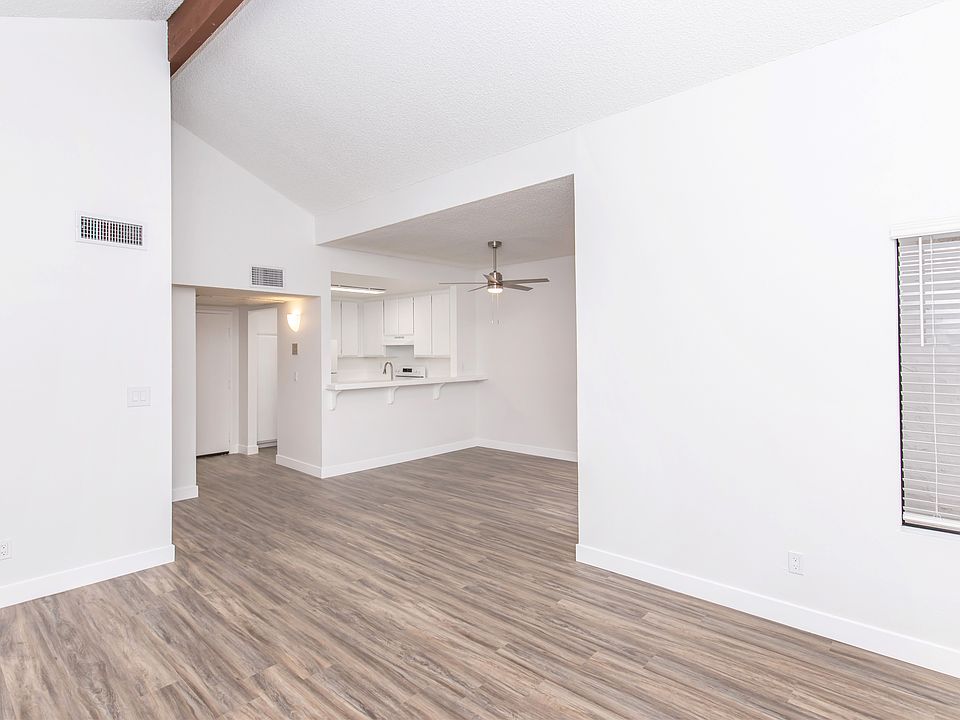 Plan D, 3BR,2BA, Living & Dining Room