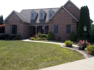 4 Greenview Ct, Pana, IL 62557
