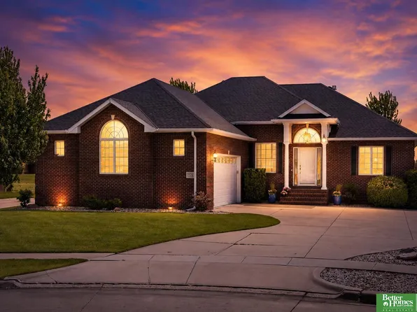 3211 Deer Run, Fremont, NE 68025