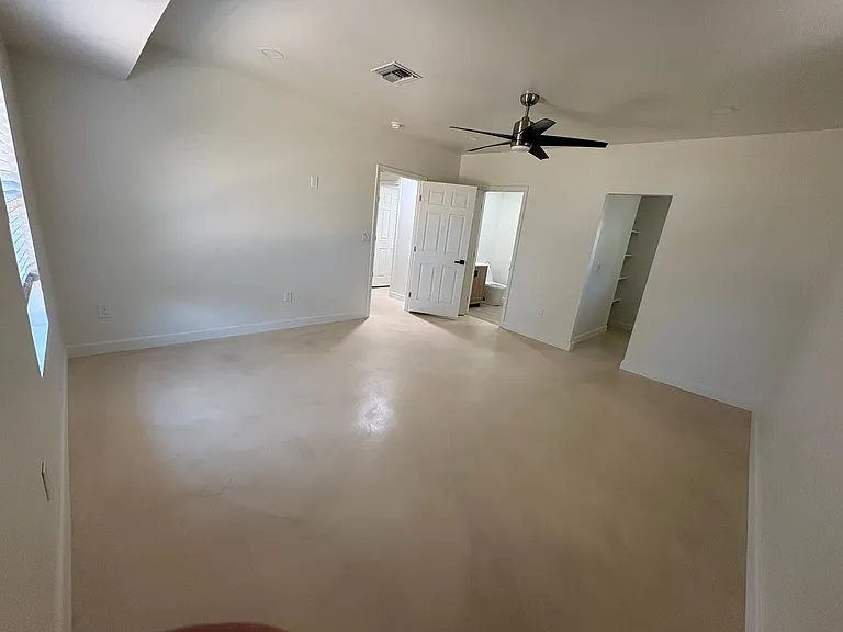 770 S Bryant Ave — Photo 11