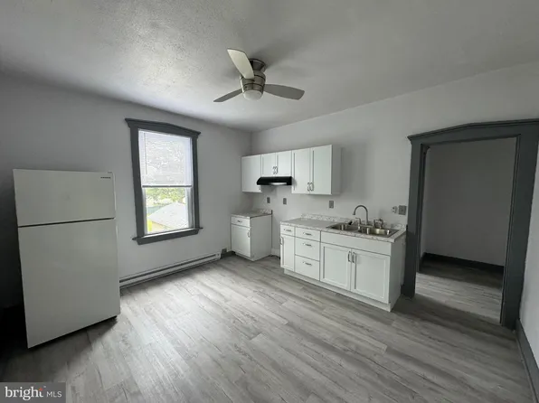 108 W State St #B, Quarryville, PA 17566