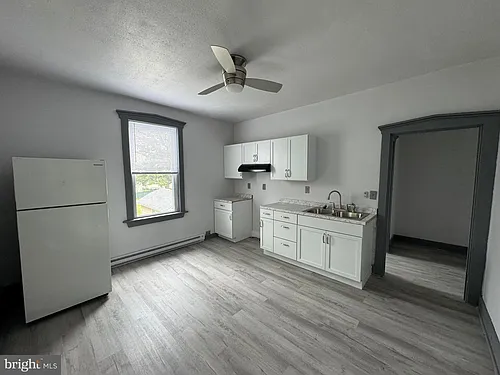 108 W State St #B Photo 1