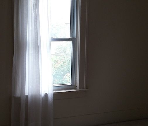 5th image of 151 McKay Ave