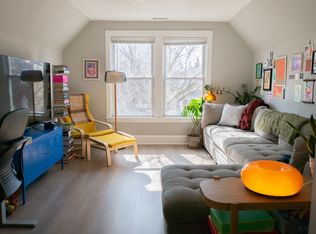 3052 W George St #2, Chicago, IL 60618