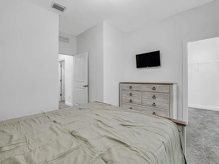 930 SW Prairie Ave — Photo 53