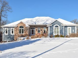 732 River Reserve Dr, Hartland, WI 53029