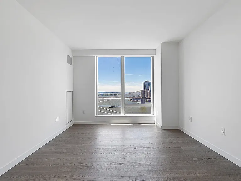 252 South St #19C — Photo 3