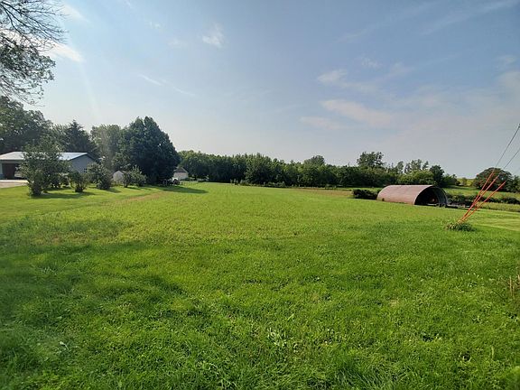 4th image of 130 3rd Ave E