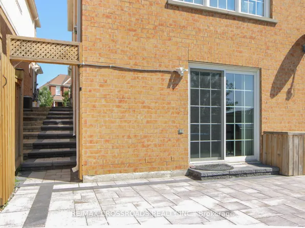 33 Netherway Cres, Ajax, ON L1T 4X6