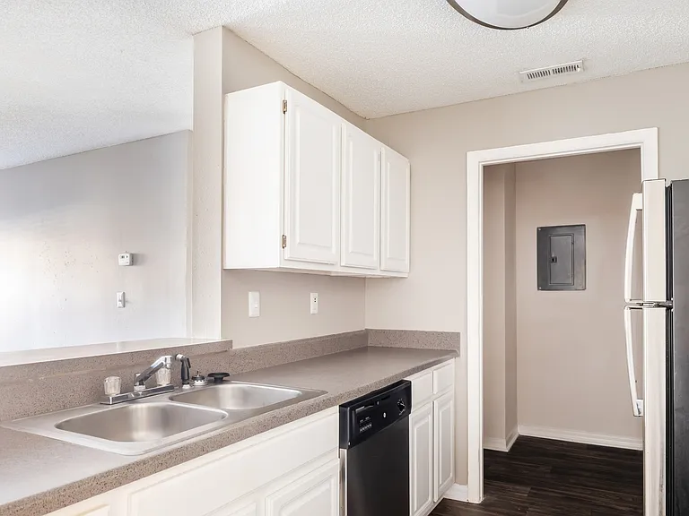 Galleria Park Apartments — Photo 19