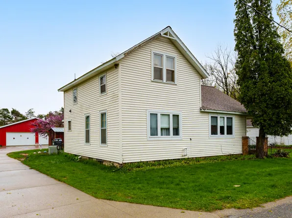 211 Petty St, Gobles, MI 49055