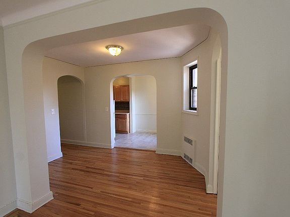 4th image of 4112 41st St APT 4E
