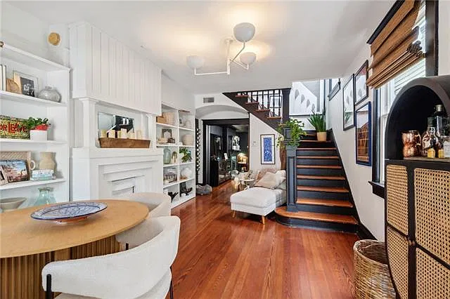 3 bed, 1.5 bath, 1430 sqft, $1,800 — Photo 3
