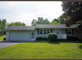 3840 Coomer Rd, Newfane, NY 14108