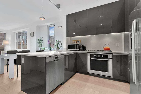 Rented by Compass | media 23