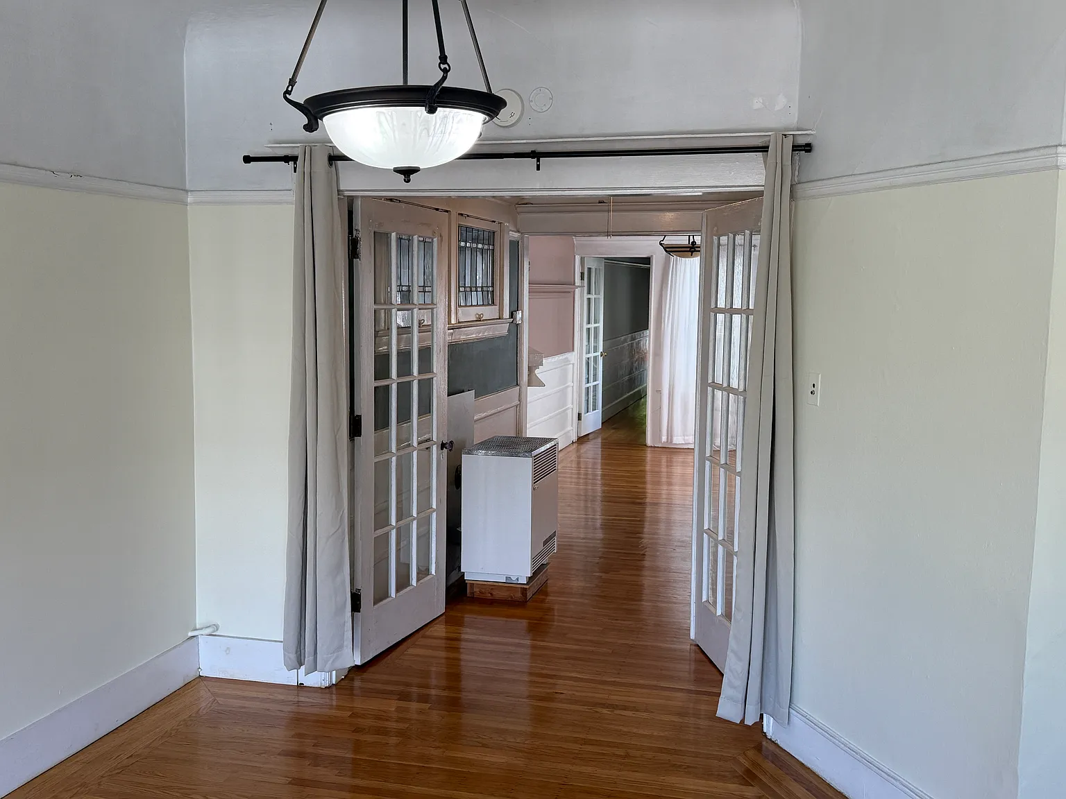 1 bed, 917 sqft, $5,295 — Photo 2