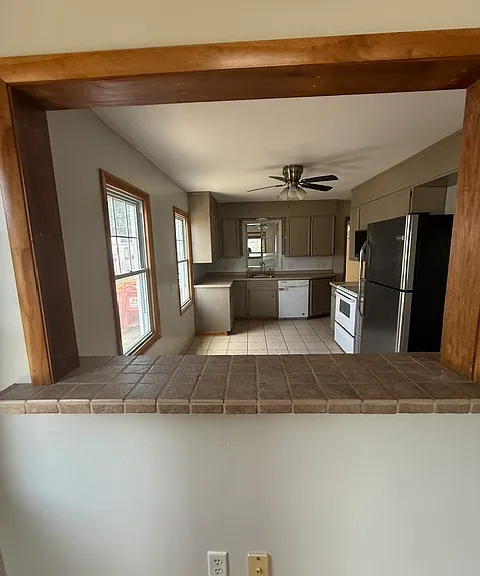 725 Wyoming Ave — Photo 15