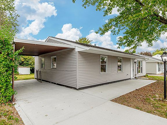 3rd image of 471 Westport Dr