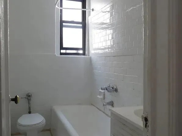 2010 Powell Avenue image 4 of 4