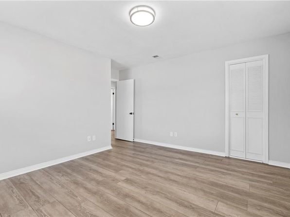 overland-park-kansas-75673854 picture