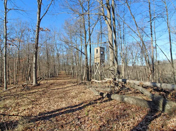 56 Sunny Slope Rd, Cazenovia, WI 53924