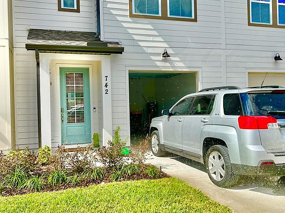 2nd image of 742 Longboat Dr #742