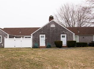 27 Glen Meade Dr APT C, Portsmouth, RI 02871