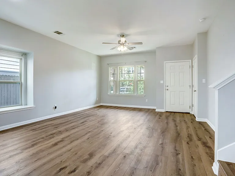 4616 Esper Ln #338 — Photo 7