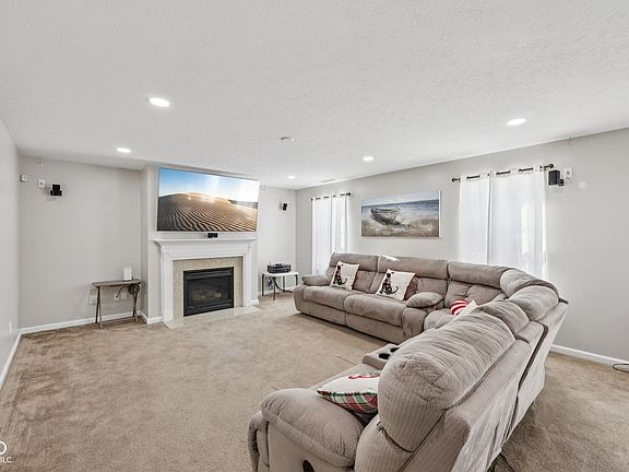4th image of 5836 Blair Pl