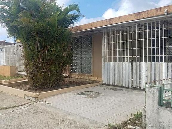 2nd image of 92-43 Calle 91