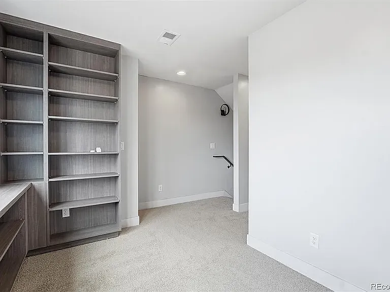 3181 Lawrence St — Photo 18