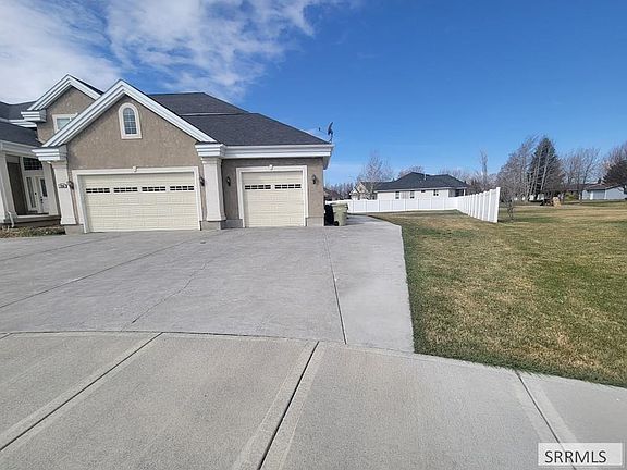 3rd image of 799 Wolfcreek Cir