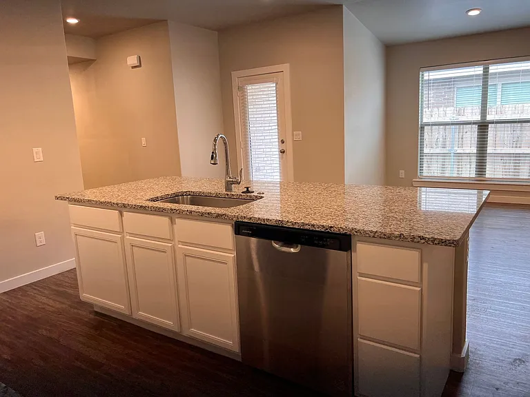 3406 Tiffin Ave — Photo 11