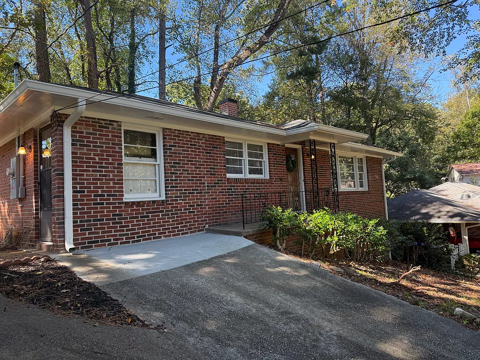 2226 Medfield Trl