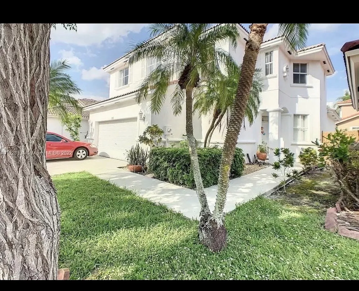 SW 156th Pl, Miami — Photo 1