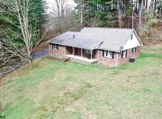 331 Paw Paw Creek Rd, Fairview, WV 26570